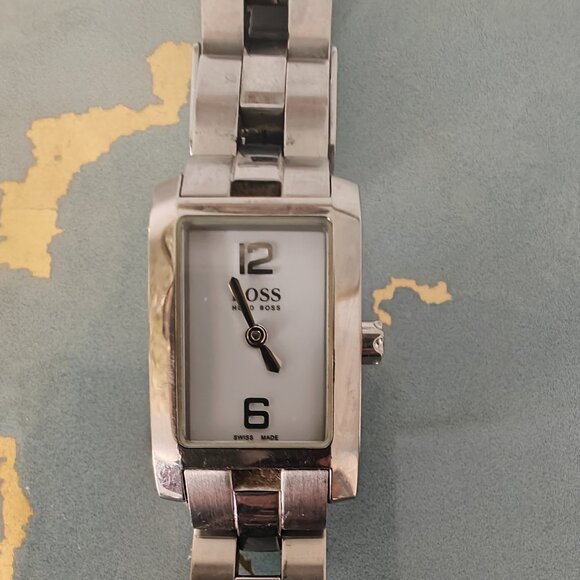 Hugo Boss Swiss made water resistant 30 watch - Picture 1 of 4